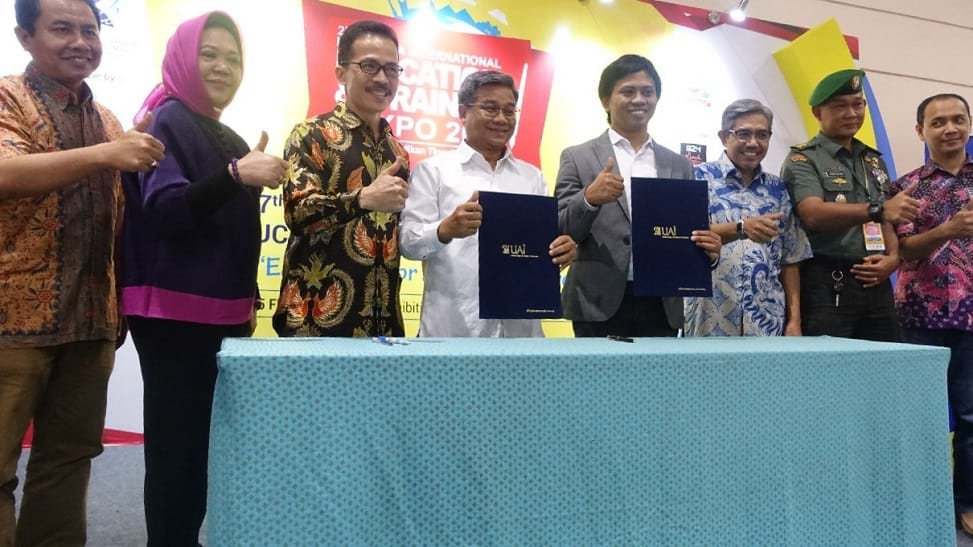Penandatanganan MoU dengan Universitas Al Azhar Indonesia