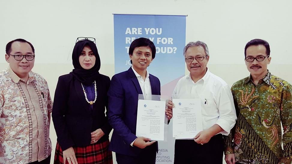 Penandatangan MoU dengan APTIKOM